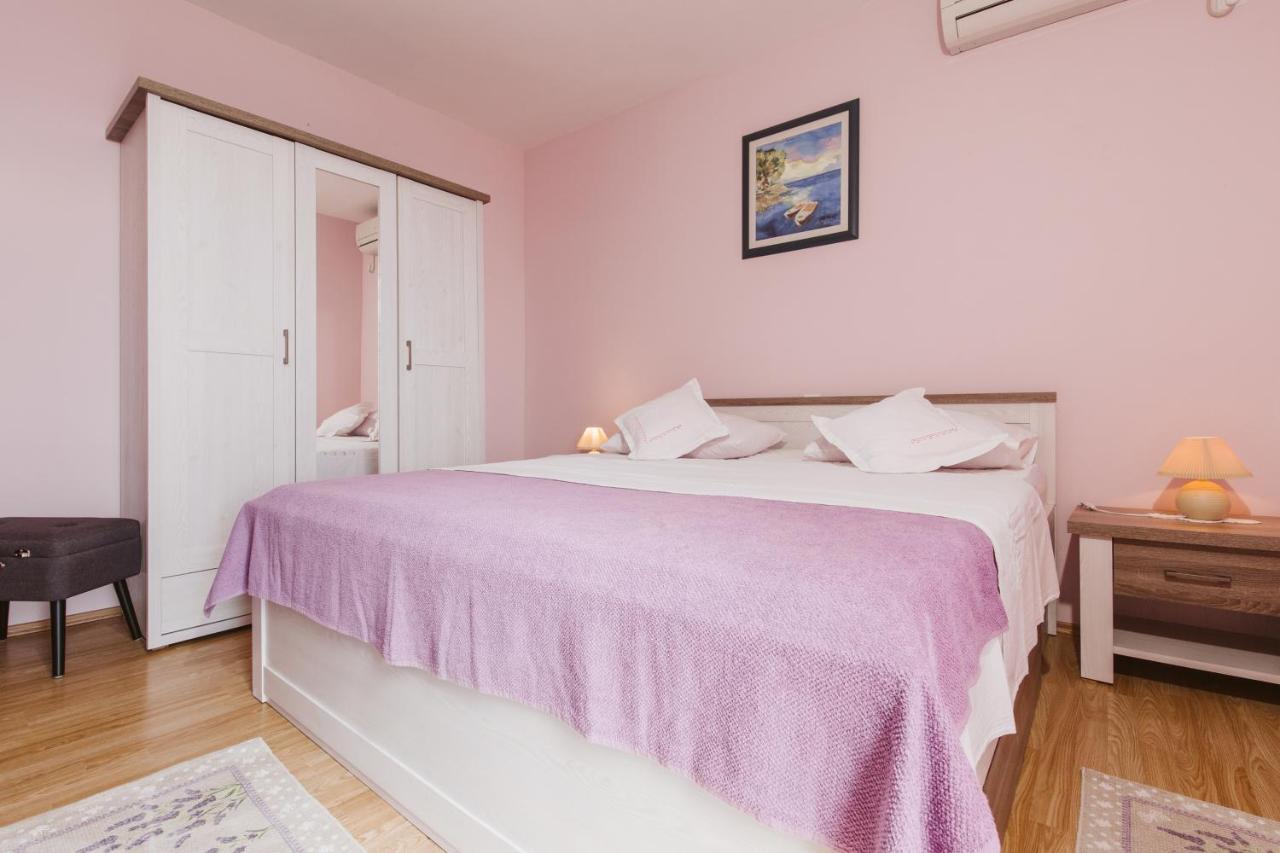 Apartment Kuzmanić Lokva Rogoznica Dış mekan fotoğraf