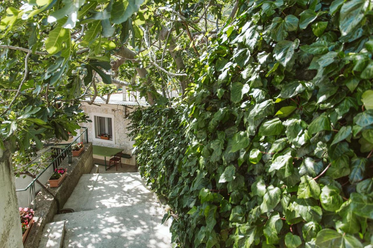 Apartment Kuzmanić Lokva Rogoznica Dış mekan fotoğraf