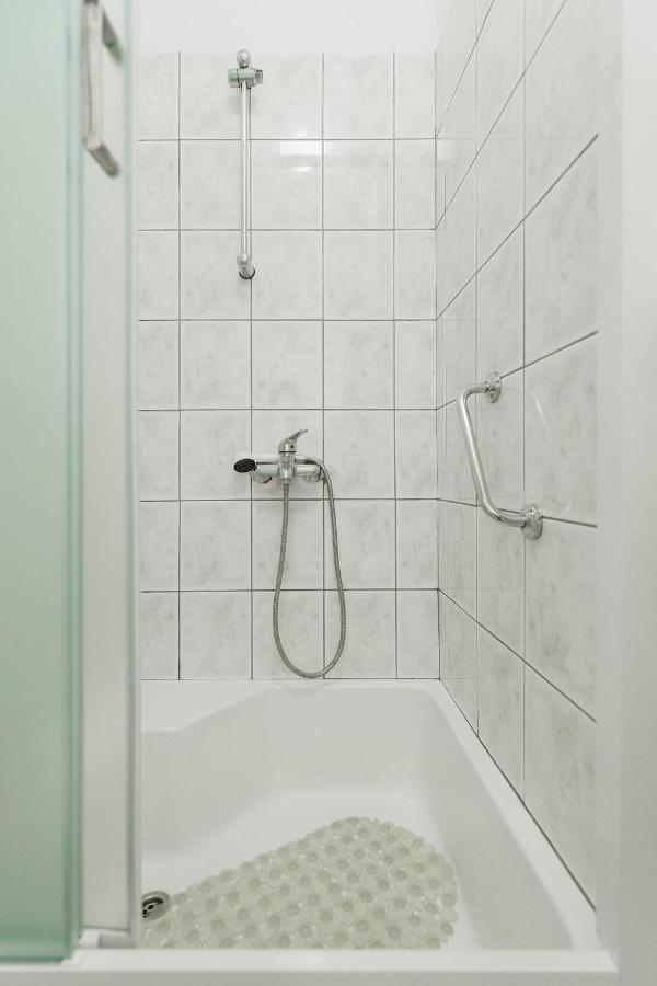 Apartment Kuzmanić Lokva Rogoznica Dış mekan fotoğraf